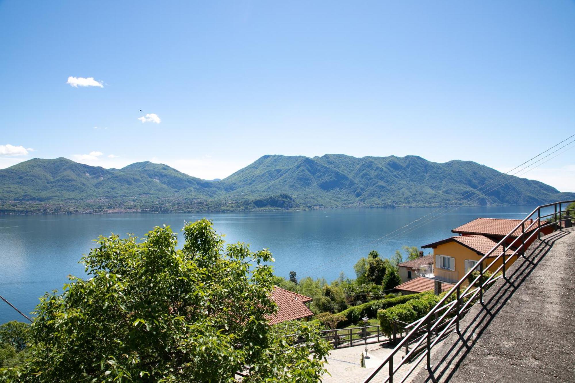 Casa Del Lago Villa Oggebbio Exterior photo